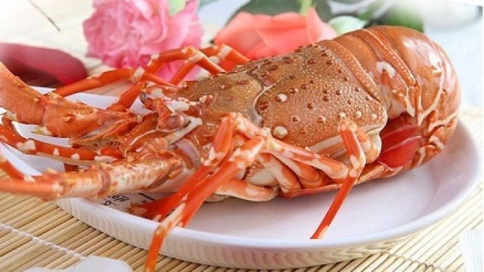 Cách làm tôm hùm hấp nước dừa chuẩn phong cách nhà hàng 1 Cach Lam Tom Hum Hap Nuoc Dua 01