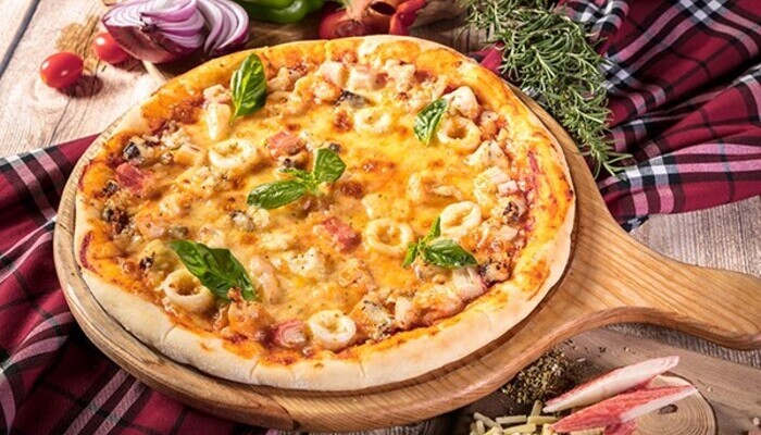 Cach Lam Banh Pizza Hai San 3 (2)