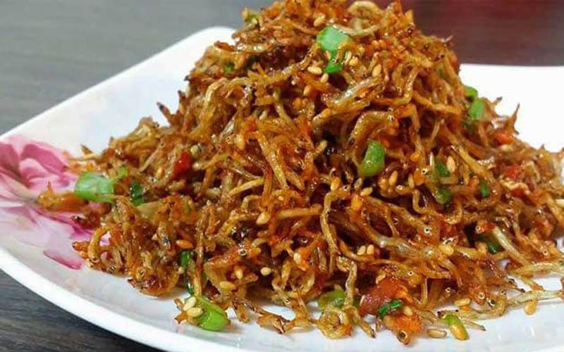 Cá ngần khô rim mắm tỏi