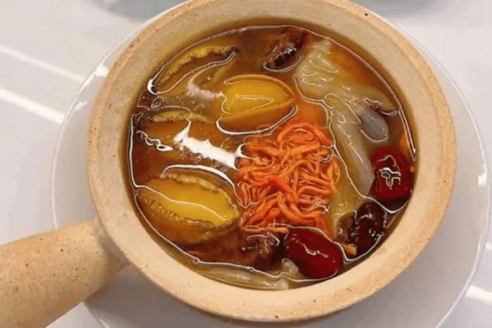 Bào ngư khô hầm thuốc bắc