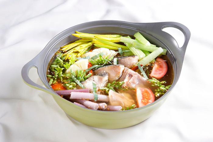 Hướng dẫn các bước chế biến món canh chua cá bò da