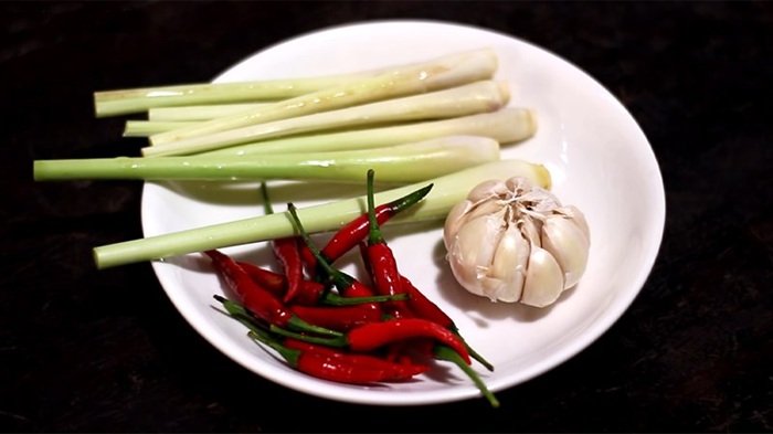 Cách Làm Ốc Móng Tay Xào Sả Ớt Giòn Ngon Đậm Đà 2 Nguyên liệu cần chuẩn bị (Cho 3-4 người ăn)